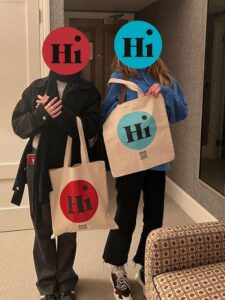 women with tote bags hi faces